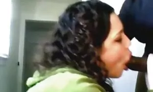 White girl sucks har ...